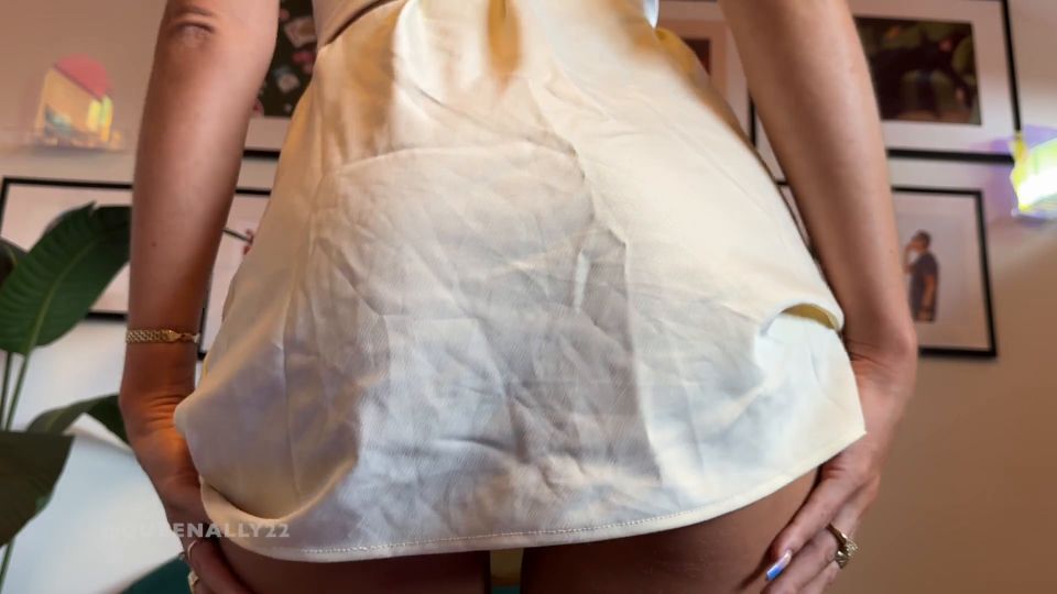 Queen Ally Mini Falda Drenaje (Porno femenino)