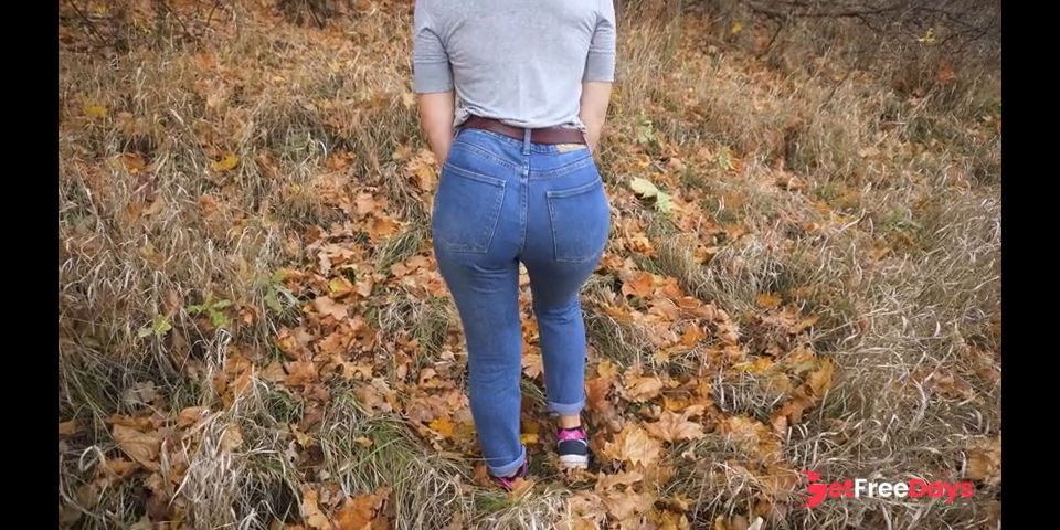 [GetFreeDays.com] Milf In Blue Jeans Teases Her Amazing Ass Outdoors Sex Video January 2023