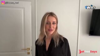Crazy Stepmom is Teaching Me how to Use a Condomi Took off the Condom and Fu...