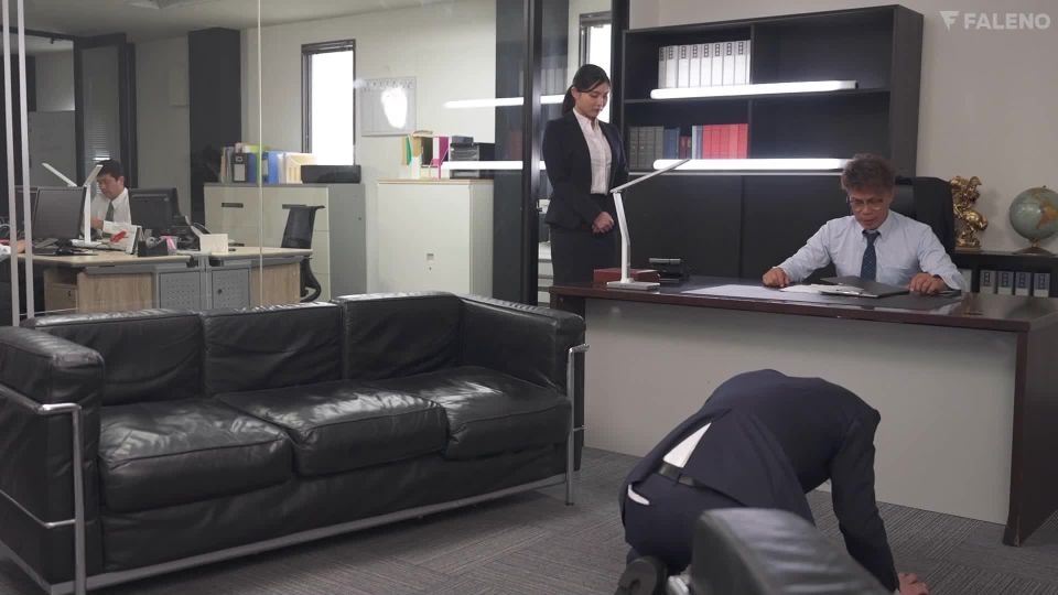 A happy newlywed subordinate is trapped and fucked by a jealous NTR boss and a compliant beautiful secretary Natsu Igarashi ⋆.