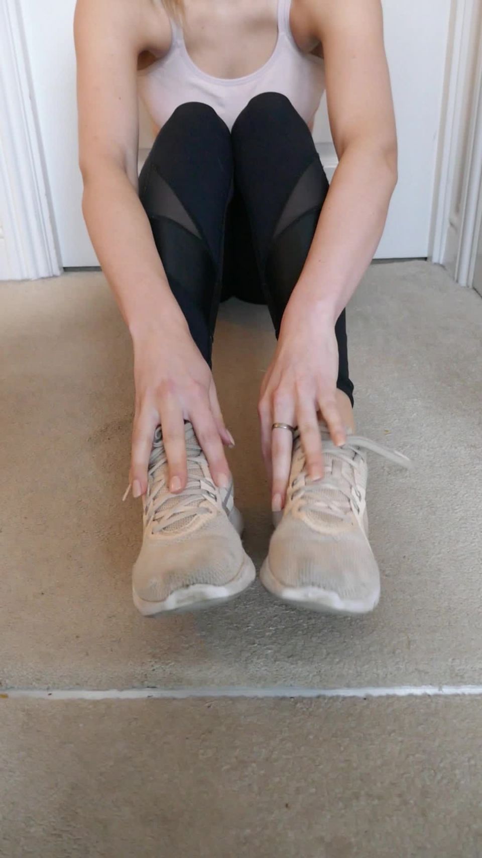 Annabel xo - the legs next door () Thelegsnextdoor - another set which i am super excited to post my sweaty and smelly nylon socks afte 07-01-2020