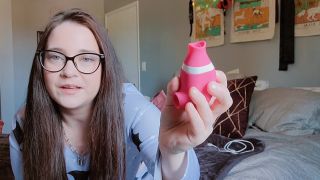 M@nyV1ds - CaityFoxx - Sex Toy Review - Clit Sucker With Tongue