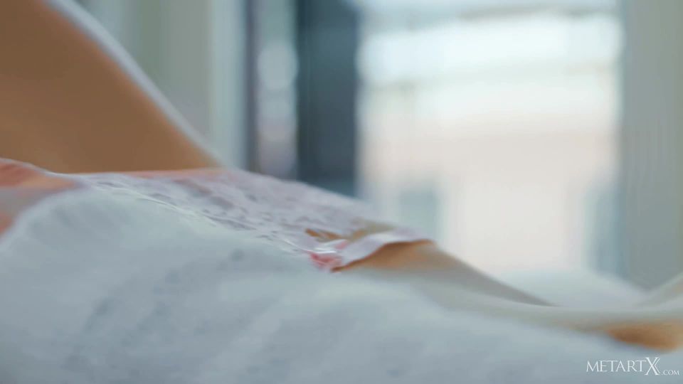 Met Art X - Alaya Virgin Fantasías 2 - Tetas pequeñas