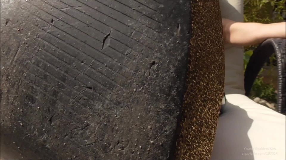 online clip 19 Diosa joven Kim - Diosa Kim humilla pequeño pene esclavo - charla sucia - tacones altos porno gratis fumar fetiche