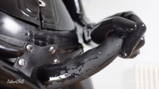 video gratis 12 fetiche médico porno pov  LATEXnCHILL – Miss Chills Chupito de polla instrucciones de masturbación