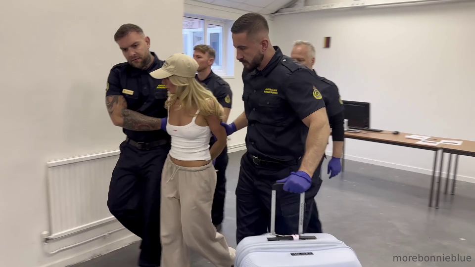 fetish Bonnie Blue - Gangbang By Airport Security Guards - bonnieblue_xoxo Bonnie Blue 