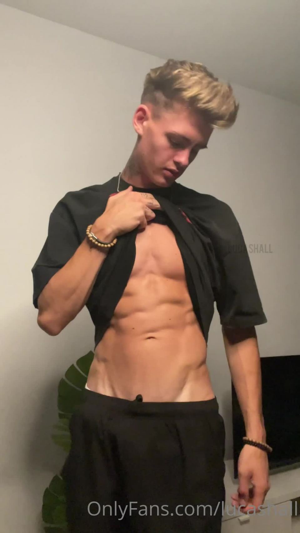 Lucas Hall () Lucashall - night post teasing u babe 10-05-2021