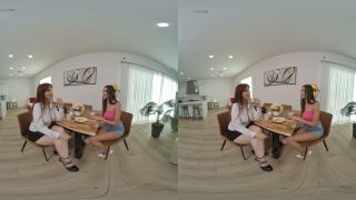 Ex Knows Best - Smartphone VR