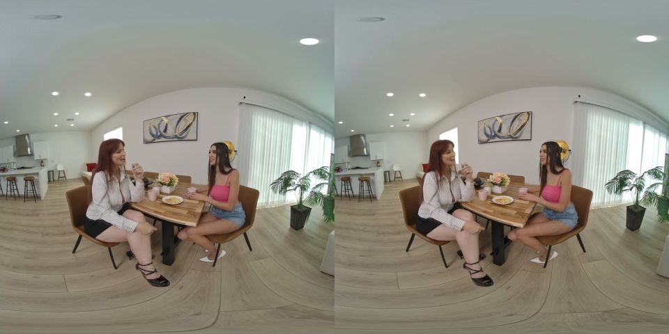 Ex Knows Best - Smartphone VR