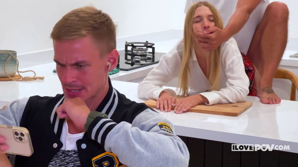 CaliforniaBabe Sinvergüenza Pequeño Cheater [01.02.26] [1080p]