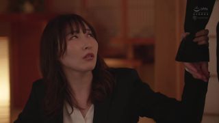 My shy subordinate becomes unexpectedly lustful when drunk on a business trip! Dirty talk and 10 creampie shots. Kusakabe Kana ⋆.