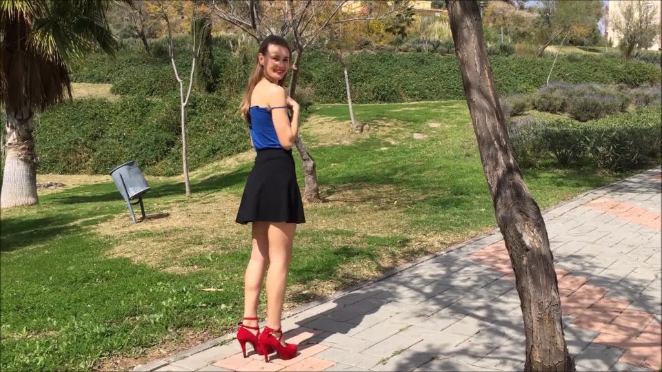 Ivy RosesFlashing In My Neigbourhood High Heels