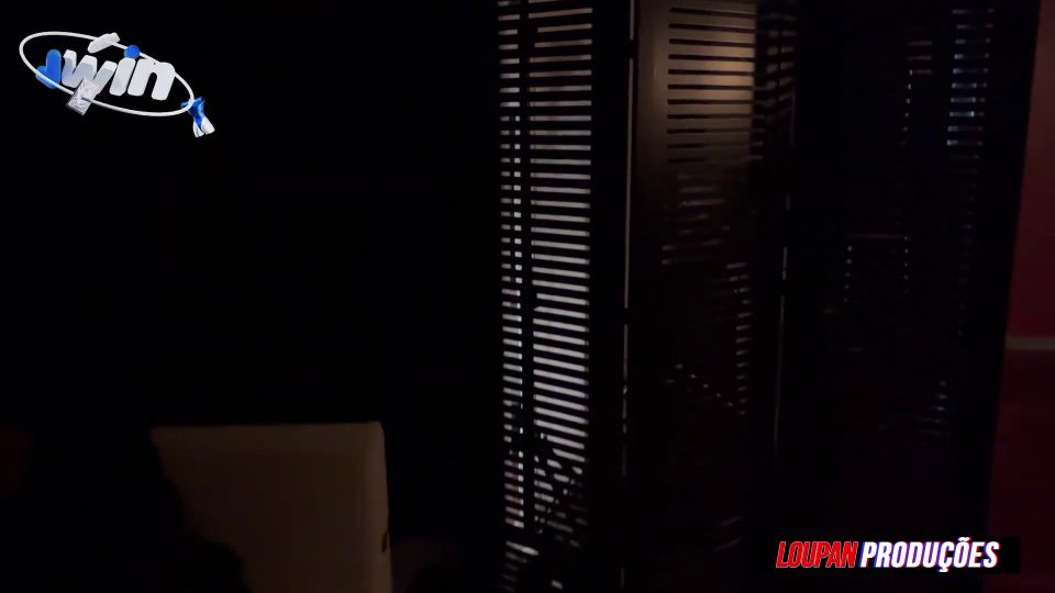 Video Loirinha Grelhuda Dando a Xota e Levando Porra Fernanda Cassu...