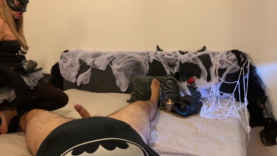 online porn clip 31 Catwoman revives Batman with hot fuck and great blowjob with facial creampie during Halloween on cumshot converse femdom