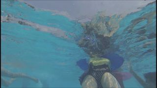 Voyeur - Underwater swimsuit tracking - YMUW-1075 on voyeur 