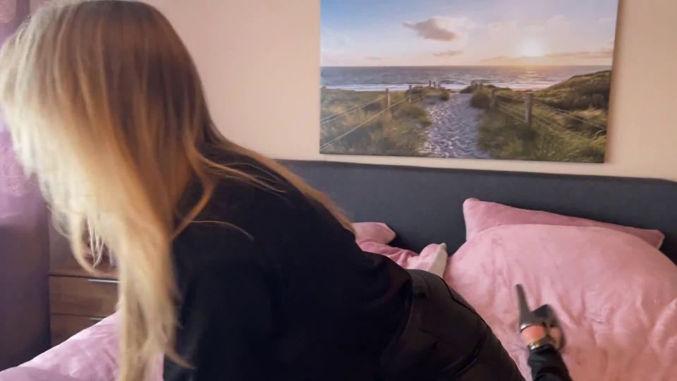 SweetSusi - Wet Look Arsch - FullHD 1080P