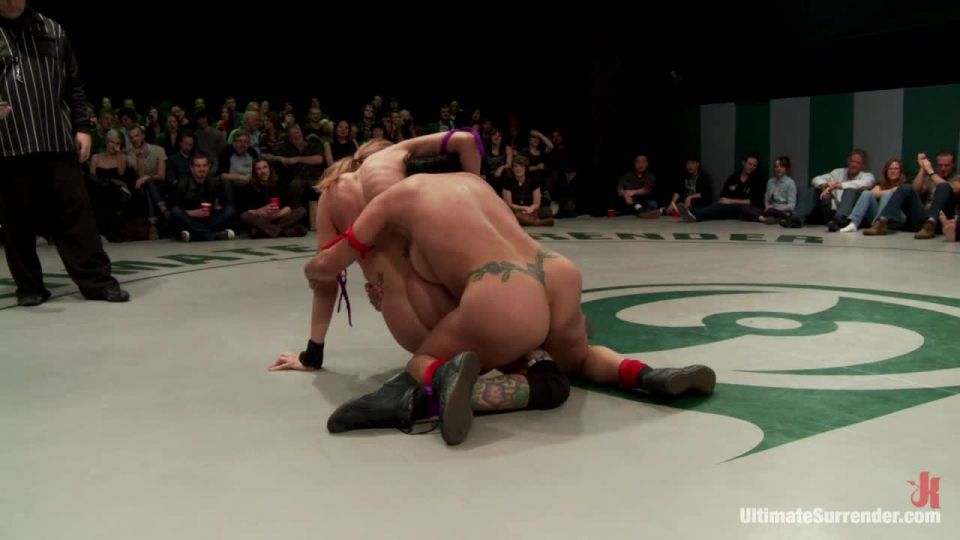 porno clip 27 (RD 2/4 de FebS Live Tag Team Match: ¡Molestación sexual en la estera! / 13.03.2012) (Jessie Cox, Holly Heart, Juliette March, Kaylee Hilton, Isis Love, Rain DeGrey, Izamar Gutiérrez, Audrey Rose & Bryn Blayne), femdom pisoteando el femdom porno