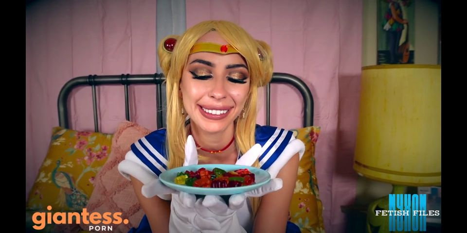 [giantess.porn] Nyxons Fetish Files - Giant Sailor Moon VS The Gummy Bears keep2share k2s video