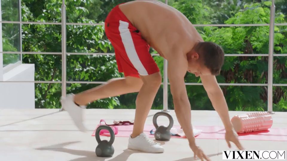 Vixen – Ema Karter Gives Gym Buddy A Real Workout  blowjob Ema Karter