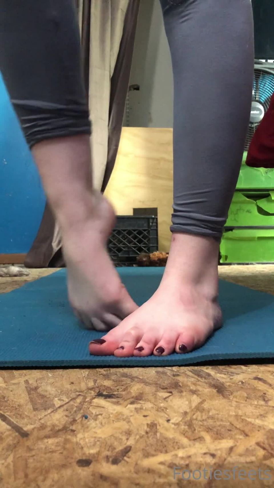 footiesfeets  Yoga stretching sweaty feet Stretching my arches And on feet porn 