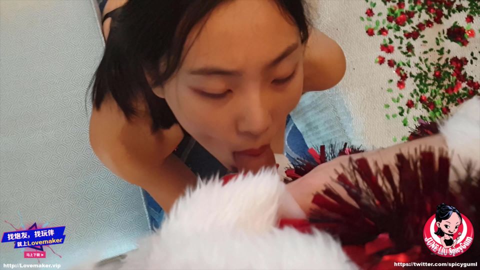 June Liu – Fucked by Bad Santa amateur 