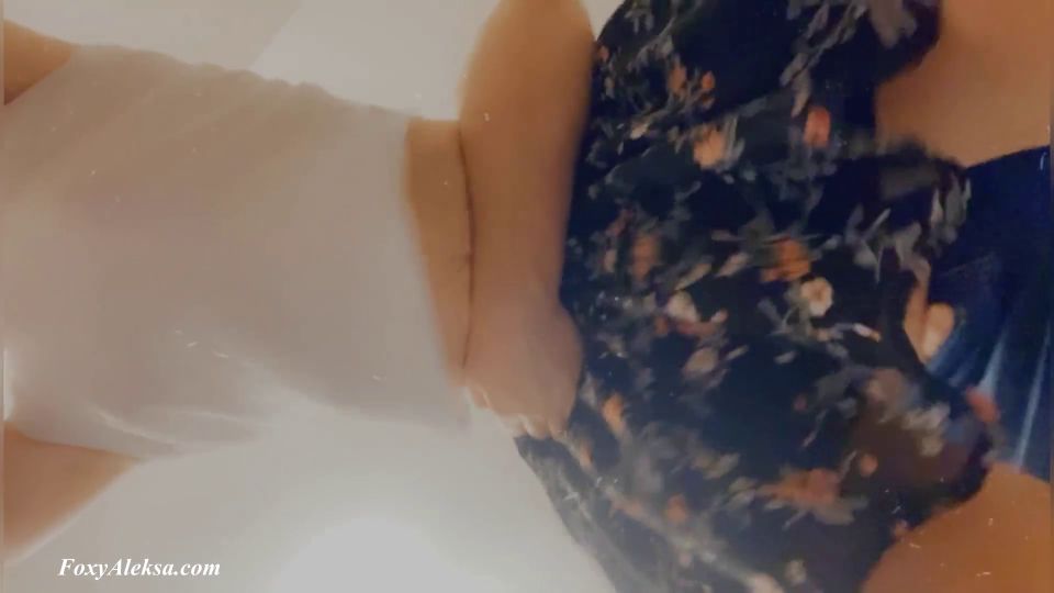 7134 Girl Allowed me to Rub her Pussy  I couldn't Resist and ...