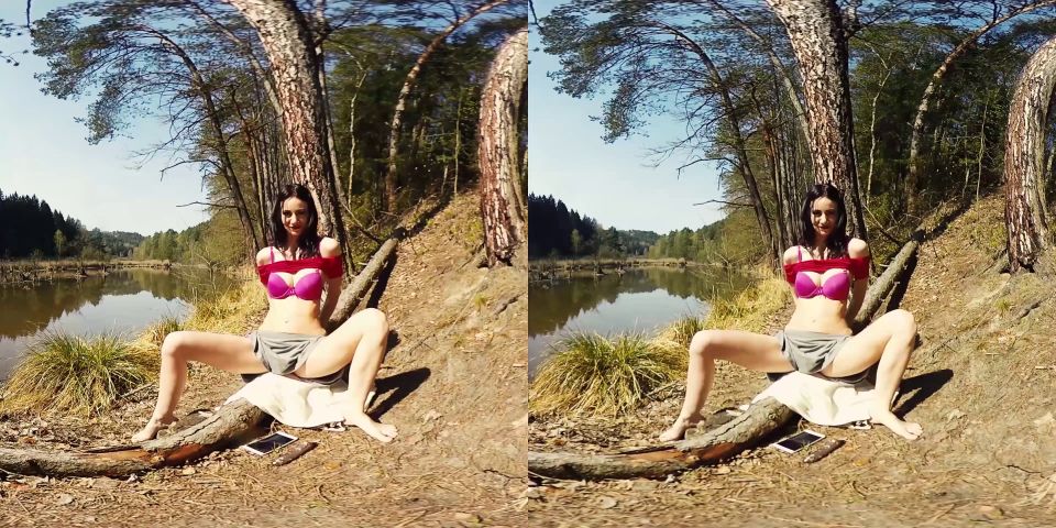 083  Long Leg Evelin Outdoor In Forest Masturbate With Dildo  3DVR180 S