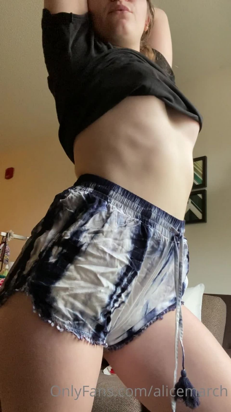 Alice march () Alicemarch - these shorts are really helping with learning how to move my cheeks 29-11-2020