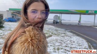 [LittleCaprice-Dreams] Mia Mi Streetfuck [02.21.25] [1080p]