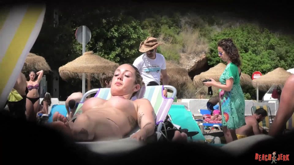 online video 30 Boobs and sunbeds 30 | hidden camera | webcam 