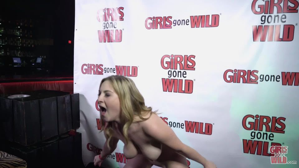 Does It At The Vip Table(Hardcore porn)