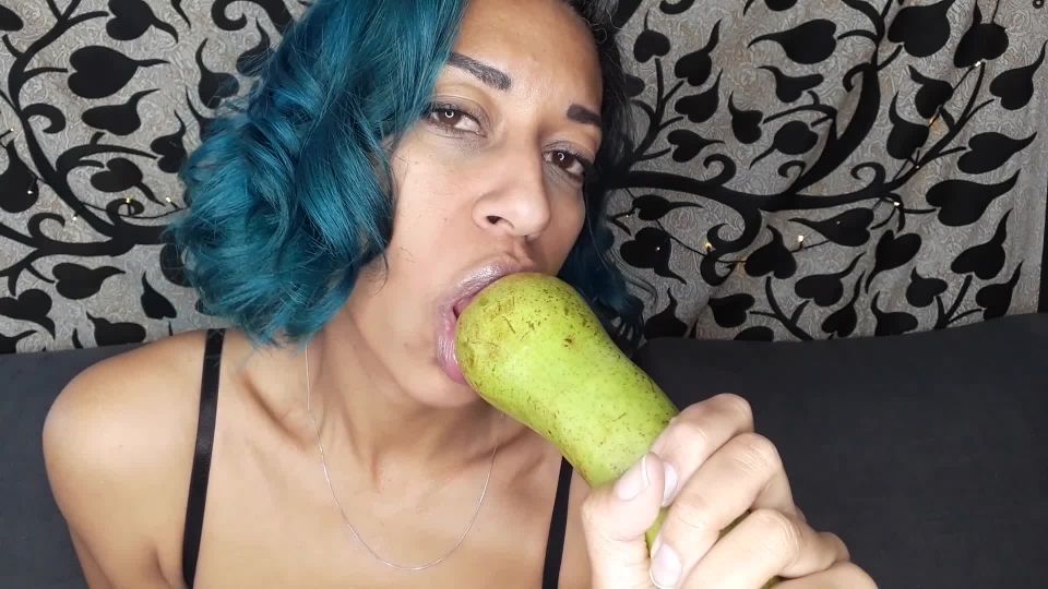 GoldenLace Loving on a pear and fruit vore - Mouth Fetish