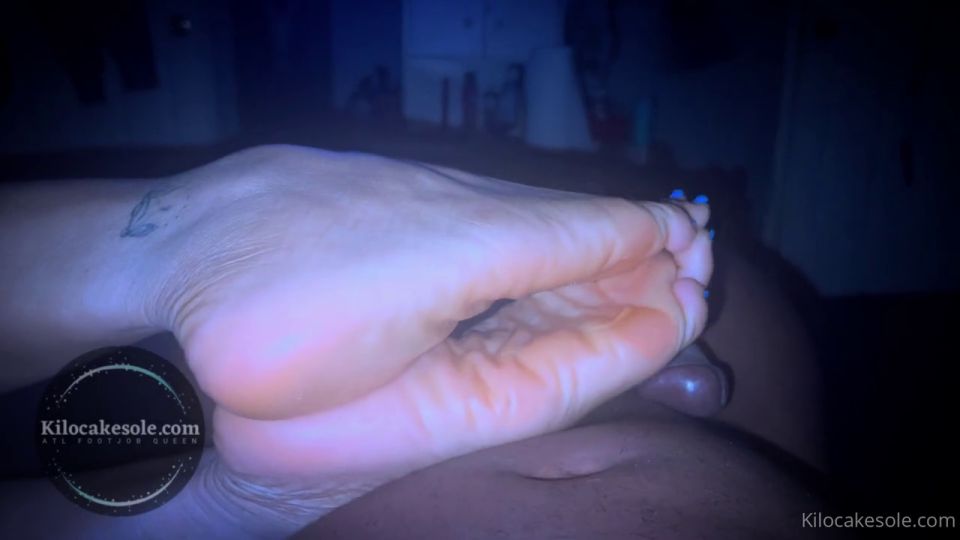 AtlFootjobQueen aka kilocakesole - 08-11-2024 OnlyFans Video - NEW VIDEO Fucked by my wrinkled soles video AtlFootjobQueen hardcore