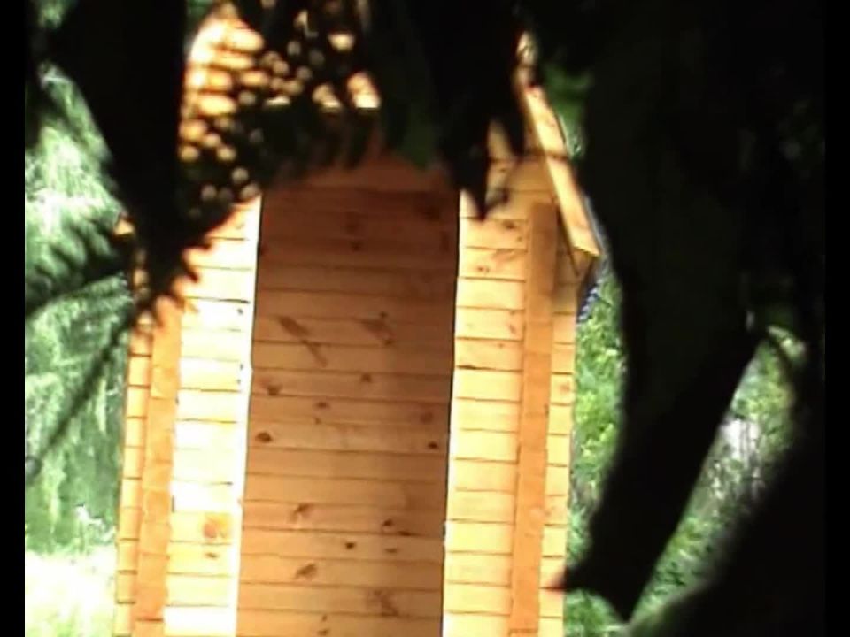 Hidden-Zone.com- Spying in the outdoor toilet