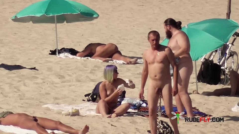 Naturist plage brings the best out of two hot  girls