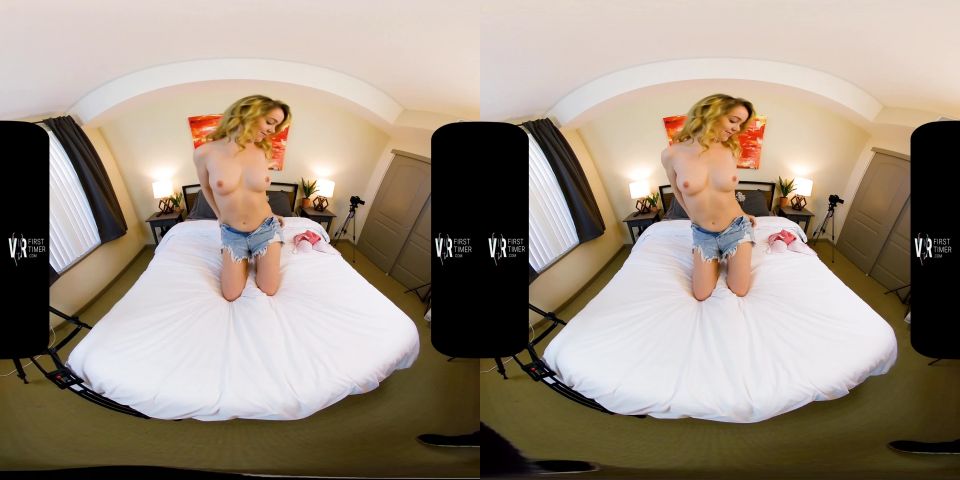VRFirstTimer - Nikole Nash - First Time VR Shoot
