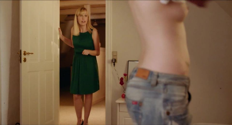 Pernille Rene Krogholt - Ungdommen danser (2018) HD 720p!!!