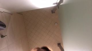 sophiedeelive  Shower time the gym 26-07-2017