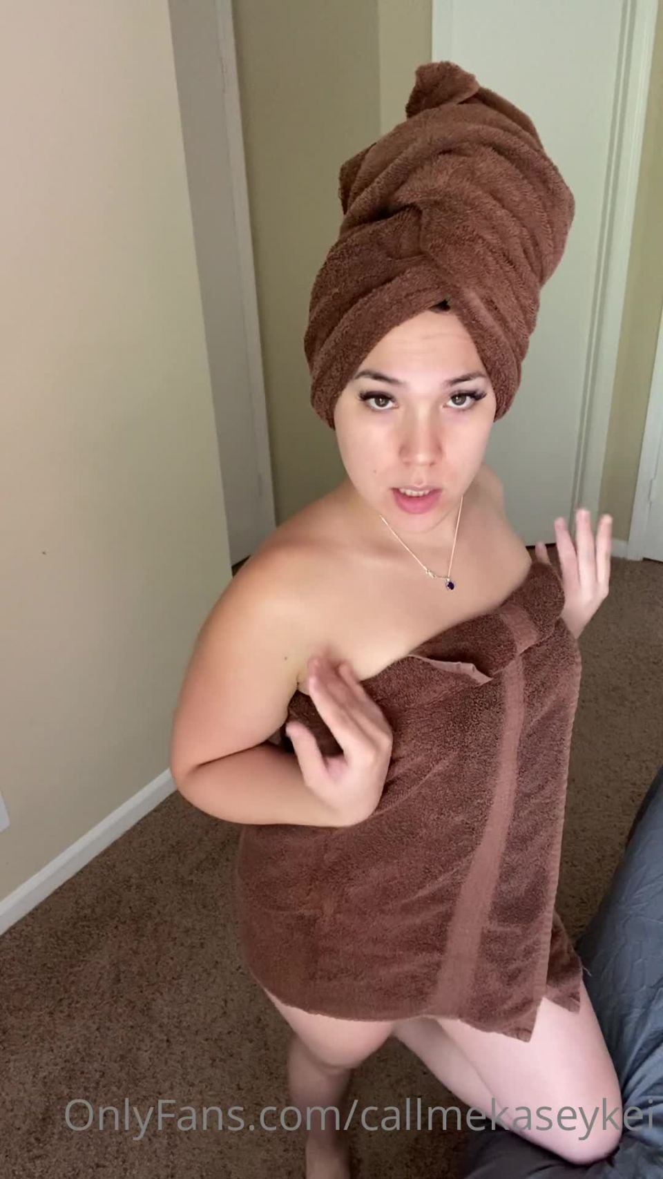 free porn video 27 callmekaseykei 29-08-2020 Drop the towel Oh I will on shemale porn 