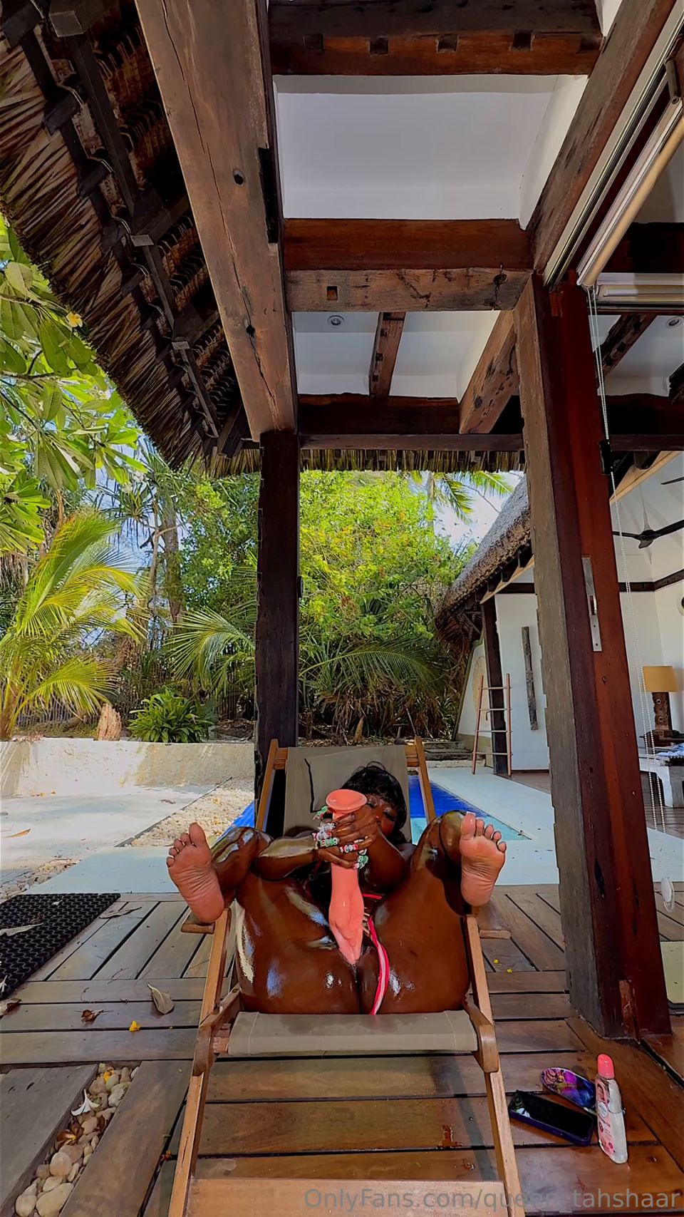 reina tahshaar qt051