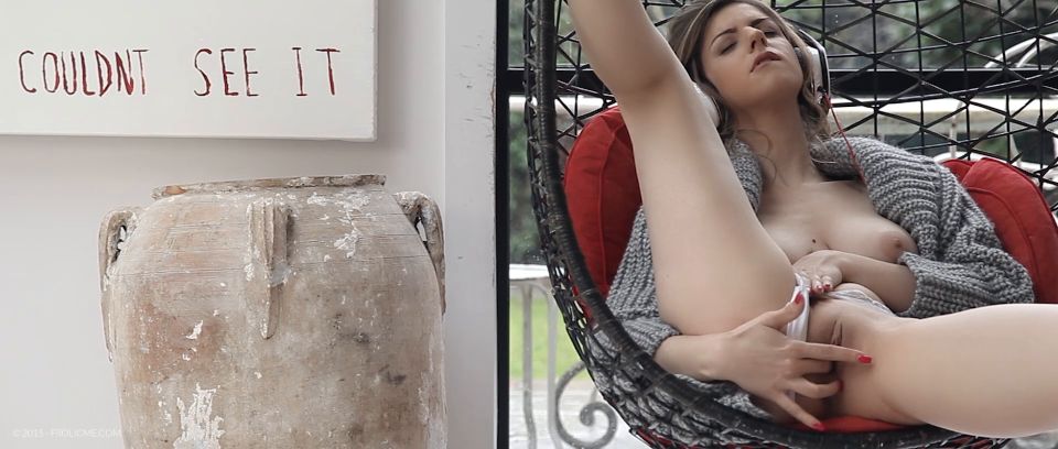 Stella Cox Frolicme Swing: Ultimate Adult Adventure espera