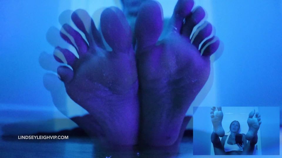 xxx video clip 47 Lindsey Leigh - Entrancing Toes | foot | fetish porn neck brace fetish