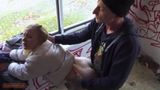 [K2S.CLUB] Jason_Steel - Junge Marie_Hardon zusammen mit Freund im Lost Place durchgefickt - SD 480P