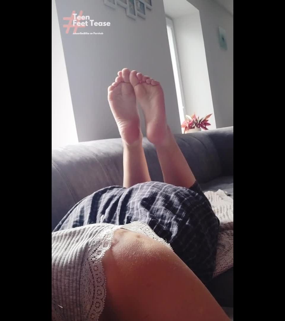 School girl shows her soles feet in the poses(porn)