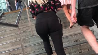 CandidCreeps 835 Tight Jeans Candid Crack Ass Booty Up Steps 