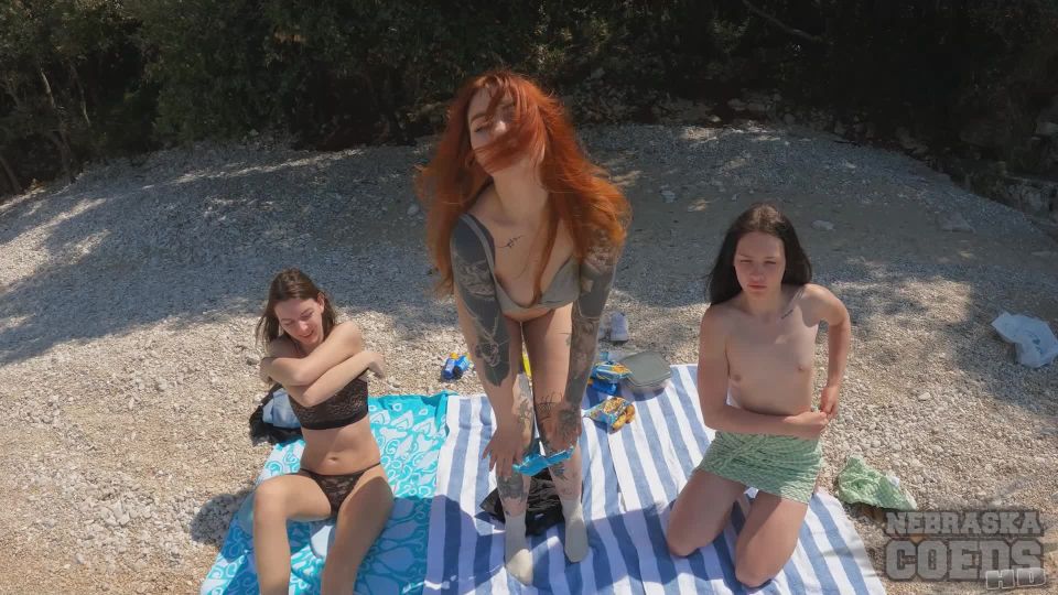 Cheri Matty, Rebeka Ruby - Nude Beach Day Picnic Frisbee Bubbles Oudoor Fun With Cheri Matty Rebeka Ruby - Teen