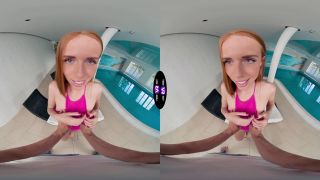 Seducing a cute stranger - Smartphone VR