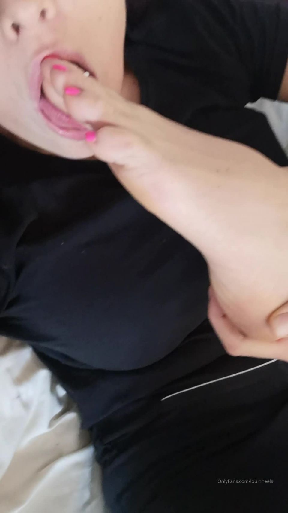Lou In Heels () Louinheels - a little bit of self worship never fails to get someone going 29-11-2019