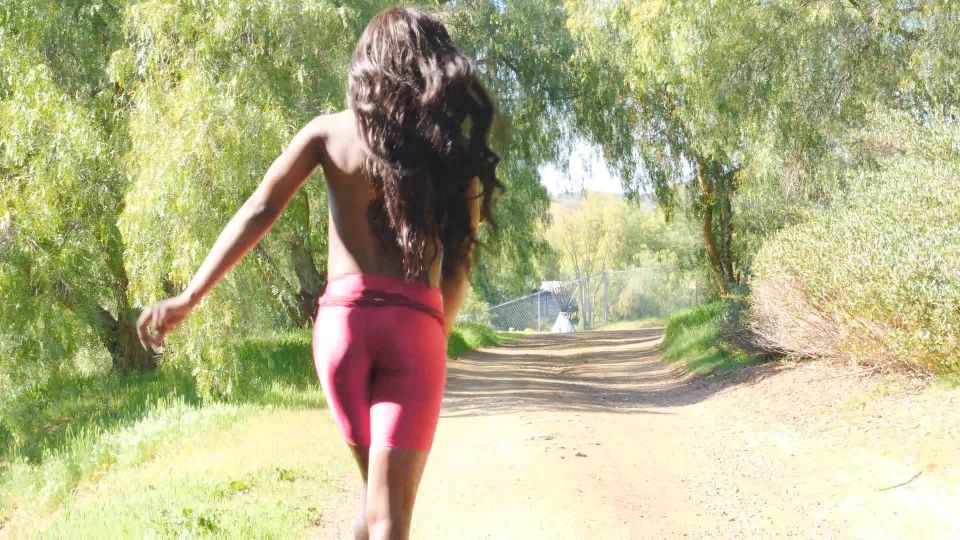 FTVMilfs presenta a Ana en Fit - [MILF porno]