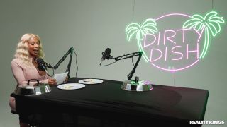 Kelsi monroe, sarai minx - dirty dish - kelsi monroe - MILF